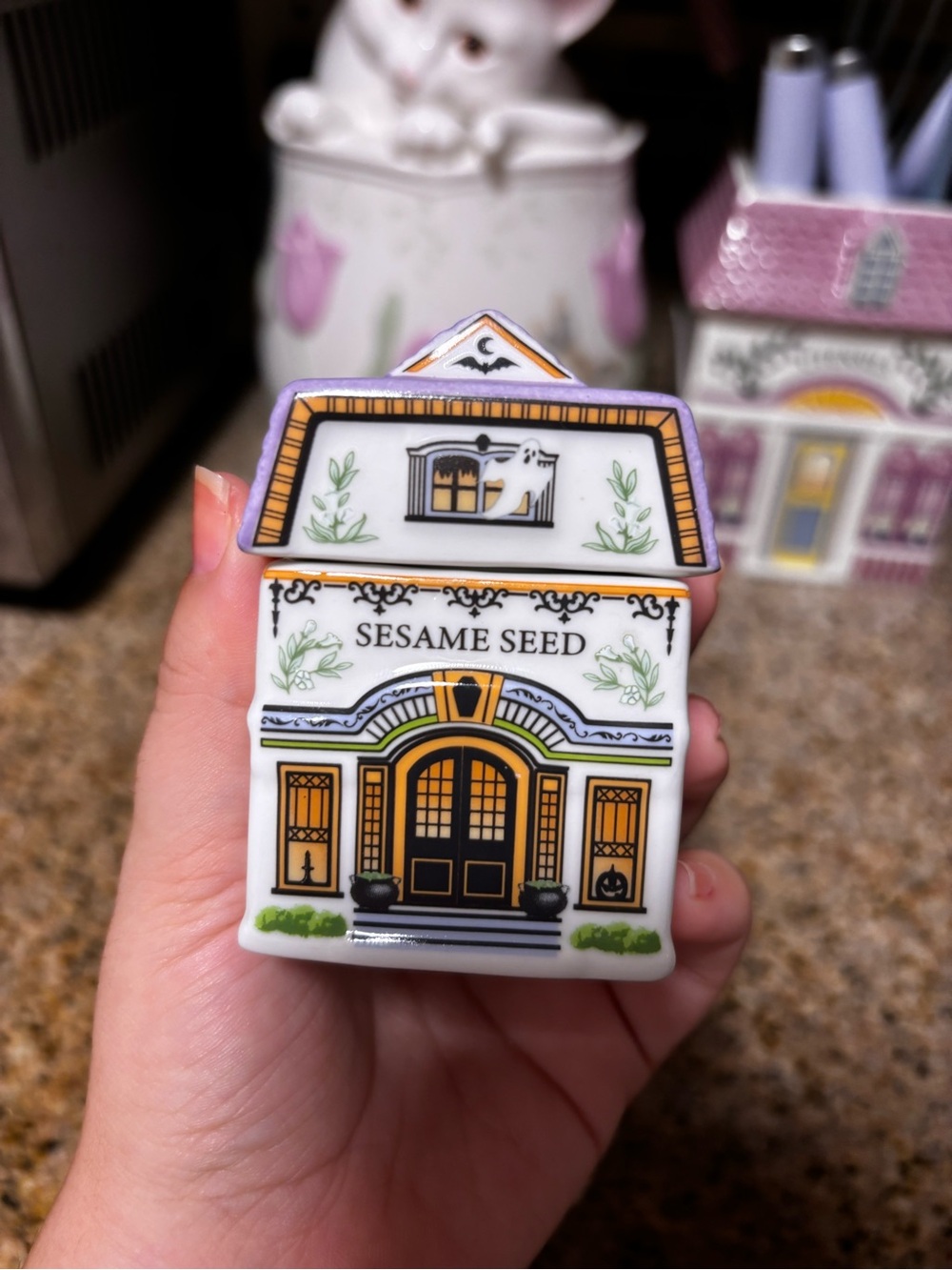 Lenox Spice Village Halloween 👻 - Sesame Seed
